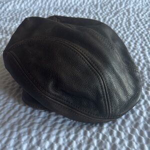 NWT Wilson’s Leather Classic Brown Leather Newsboy Cap